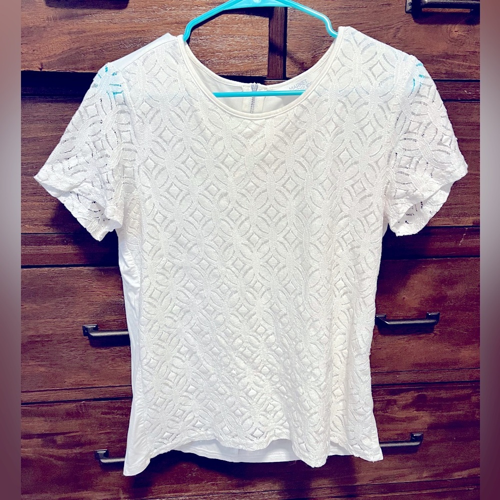 Market and Spruce white top- size MP